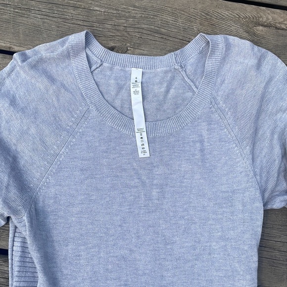 Lululemon Hello Aloe Pullover
Heathered Silverscreen / Heathered Silverscreen - Picture 7 of 10